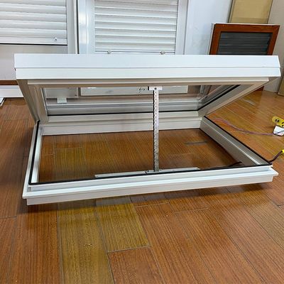 Swing estilo abierto de aluminio eléctrico de techo ventana claraboya para la estética blanca