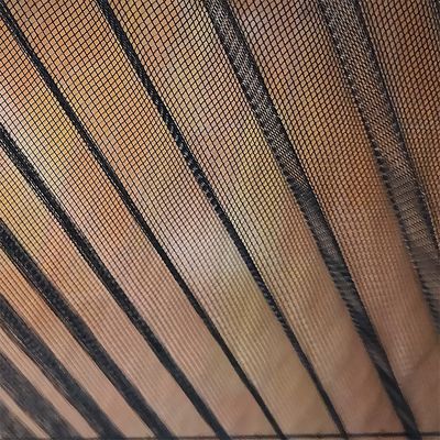 Características de alta transmisión personalizada con malla pliegada / plegable sin pista Puerta corredera de pantalla de aluminio