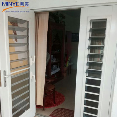 Ventanas de alta gama con revestimiento de polvo liso de PVC / UPVC Jalousie Louver para persianas duraderas
