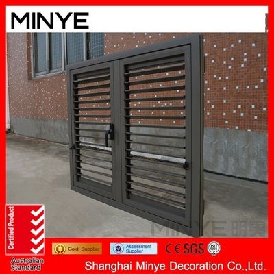 Ventana de persianas de aluminio de color de perfil personalizado con bisagras y persianas exteriores