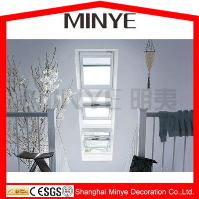 Ventanas de techo de aluminio con ventana vertical abierta con malla de fibra de vidrio