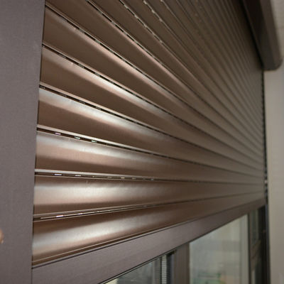 Diseño eléctrico de aleación de aluminio chino puerta de garaje de rodillo de puerta de persiana