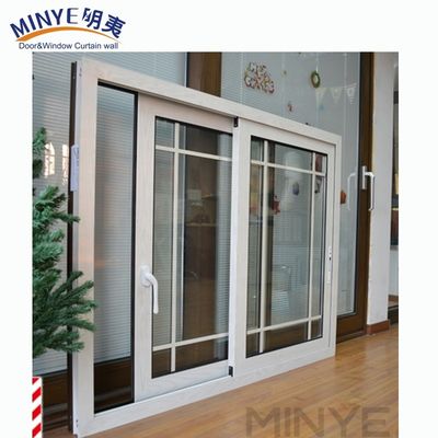 Ventanas corredizas modernas de PVC con marco de plástico resistente al viento y doble acristalamiento
