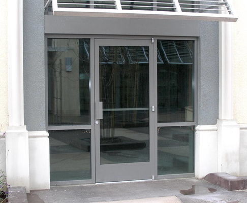 Cuadro de aluminio de revestimiento en polvo Diseño de la puerta de entrada de la oficina para el cierre de puertas de cascada comercial