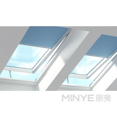 China Hardware superior de vidrio de doble acristalamiento de aluminio techo ventana superior para el apartamento de energía