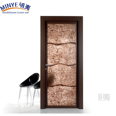 Puerta interior de vidrio doble acristalado con marco de PVC y diseño decorativo