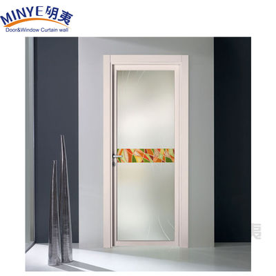 Puerta interior de vidrio doble acristalado con marco de PVC y diseño decorativo