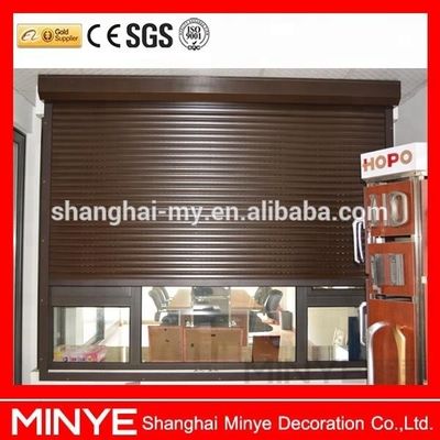 Superficie terminada Puertas de garaje de diseño japonés con aleación de aluminio 6063-T5