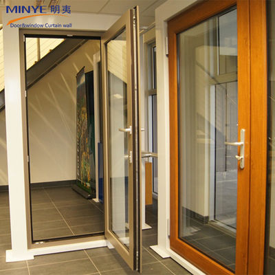 Puerta de revestimiento de aleación de aluminio de diseño de patio trasero con doble cristal y características de seguridad