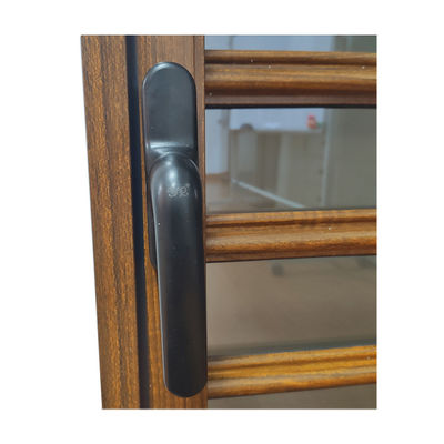 Puerta de persiana de vidrio de aluminio de diseño de grano de madera para interiores y certificación CE ISO9001