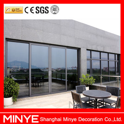 Puerta de vidrio de acoplador de aluminio comercial con diseño de pista baja y especificaciones de vidrio de 5mm-12mm