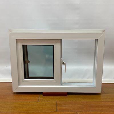 Ventana corredera de PVC de color negro exterior blanco interior para un rendimiento a prueba de viento