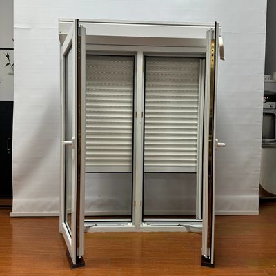 Ventana de revestimiento de PVC de pantalla plegable con mosquiteros de fibra de vidrio y persianas rodantes