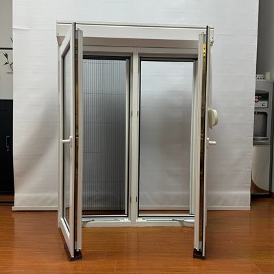 Ventana de revestimiento de PVC de pantalla plegable con mosquiteros de fibra de vidrio y persianas rodantes