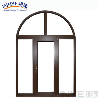 Ventanas de arco de aluminio con marco de madera y patrón de apertura horizontal en el diseño moderno