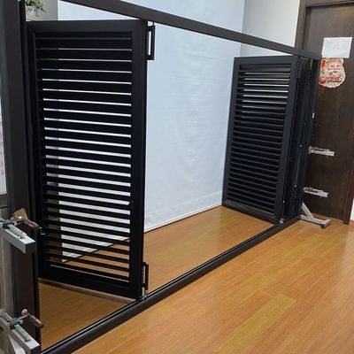 Patrón de apertura horizontal de aleación de aluminio ventanas plegables y persianas para iluminación diurna