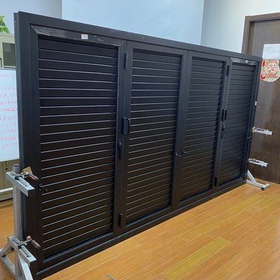 Patrón de apertura horizontal de aleación de aluminio ventanas plegables y persianas para iluminación diurna