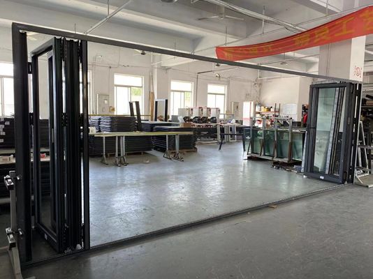 Doble acristalamiento insonorizado exterior e interior puerta doblada con aleación de aluminio