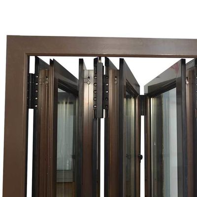 Alemania Ventanas de vidrio plegables deslizantes de aleación de aluminio para espacios grandes y ventilación