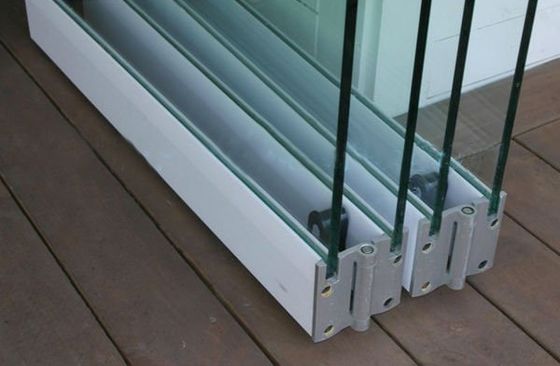 Hermosa puerta plegable de aluminio sin marco con aislamiento térmico