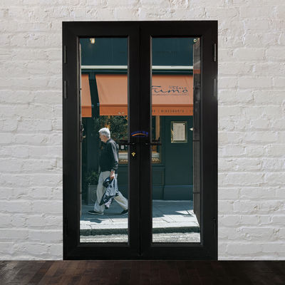 Puerta abierta doble de color personalizado para puertas de cristal francés que mejoran la ventilación y la estética