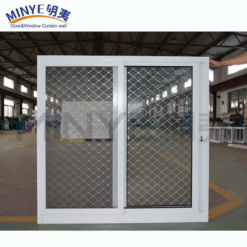 Innovador diseño de ventanas corredizas de PVC/UPVC con parrillas