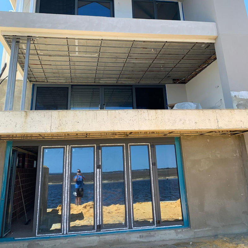 Diseño de puerta de parrilla de hierro principal plegable de aluminio para ventanas y puertas de tamaño personalizado