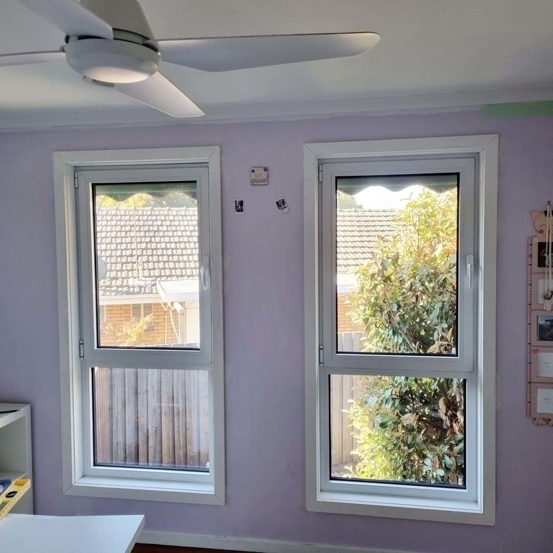 1.4mm espesor del perfil Casement Ventana Diseño duradero y funcional para el supermercado