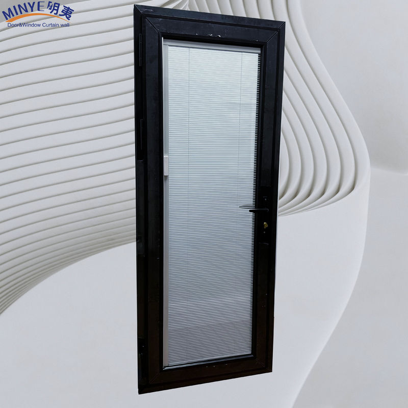 Buen sellado Puerta de aluminio de revestimiento de corte térmico al aire libre personalizada para alta resistencia